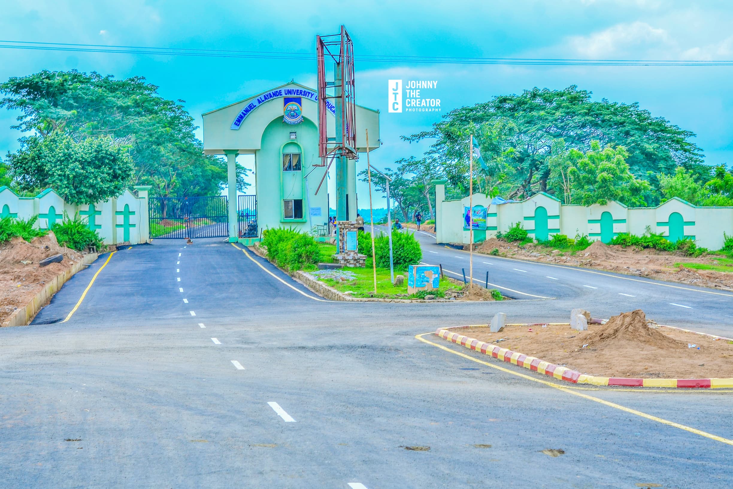 Shaping and building great minds for all nation - Hero background